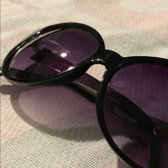 Chic sunglasses - Picture 2 of 3